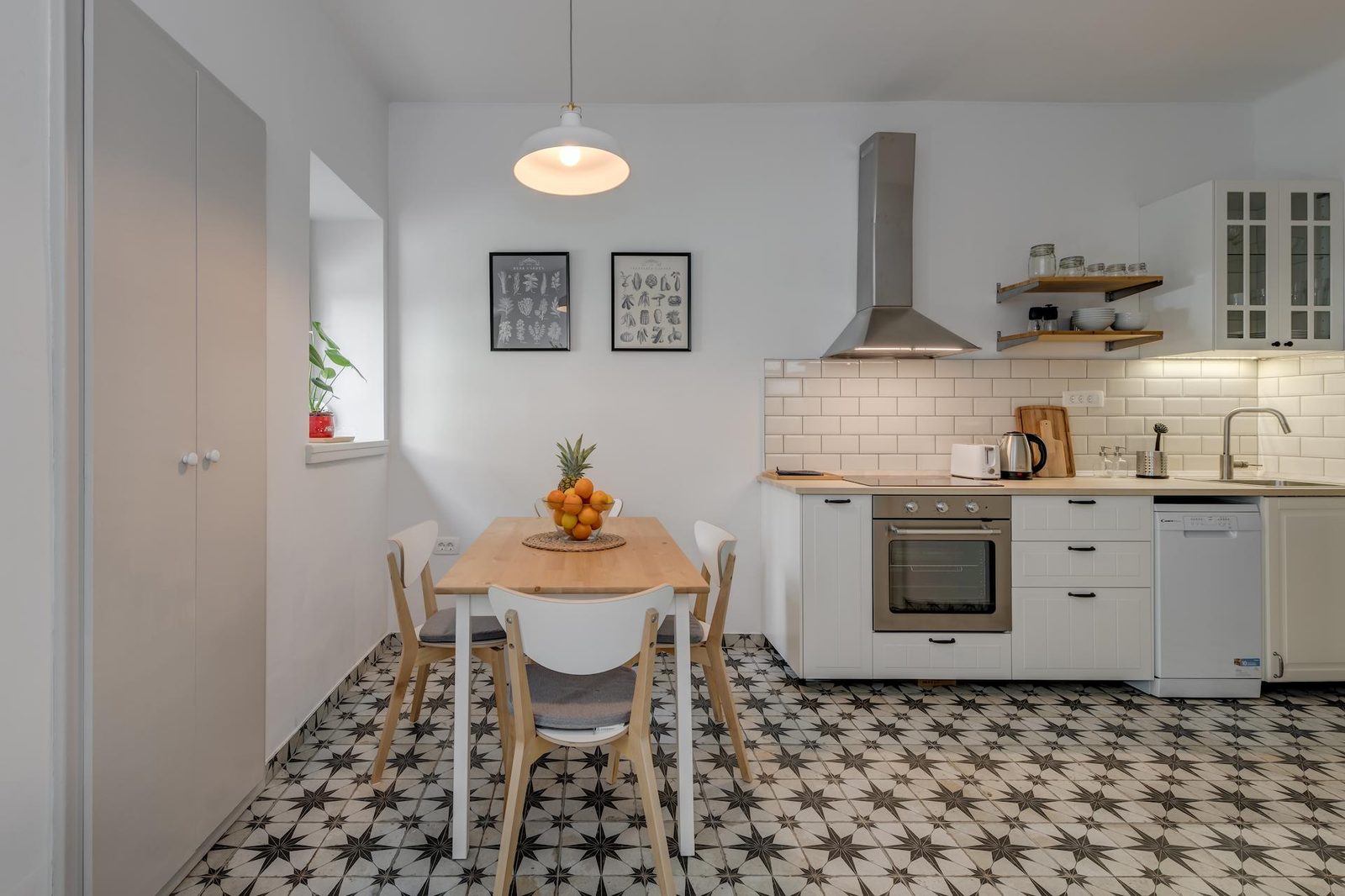 Private kitchen, fully equipped